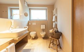 Bathroom with natural light - Double Room Smart
