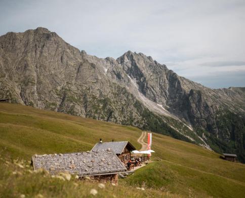 Hütte